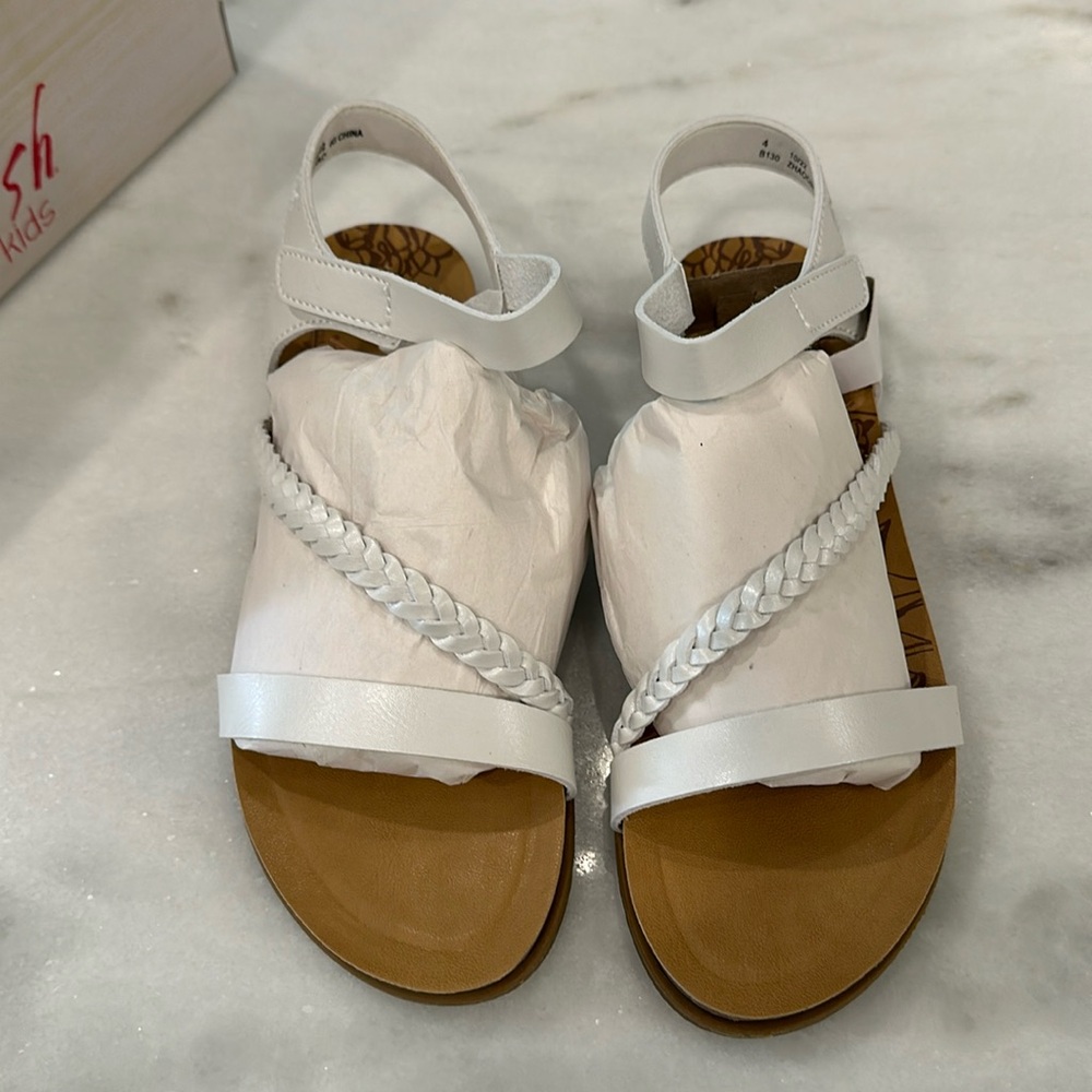 White Blowfish Sandals! Girl’s 4